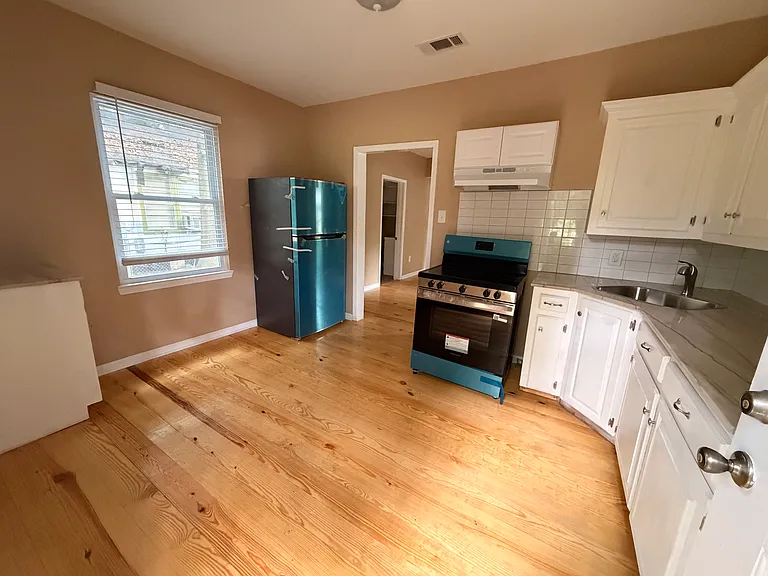 3386 Linden St — Photo 5