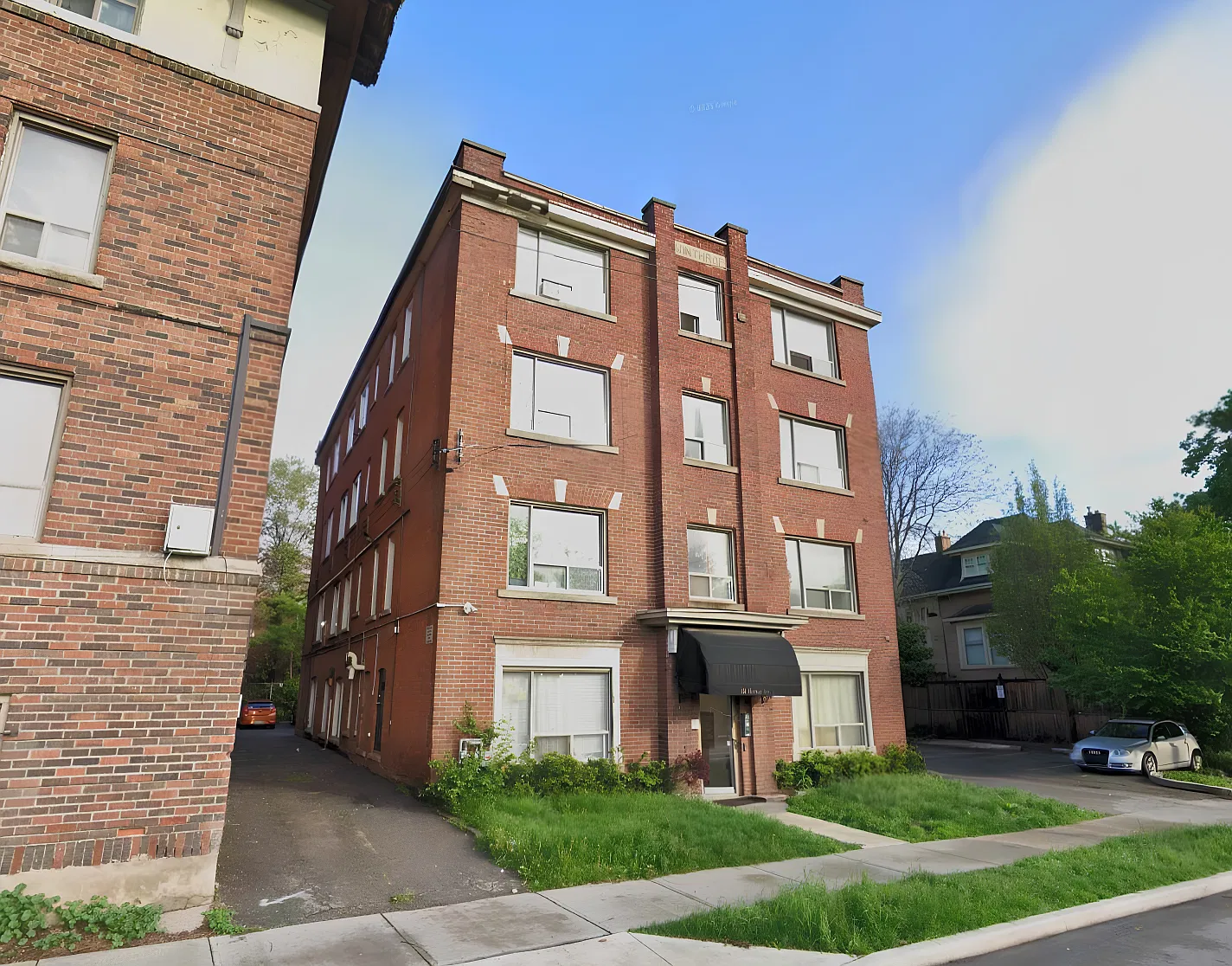 104 Sherman Ave S — Photo 1
