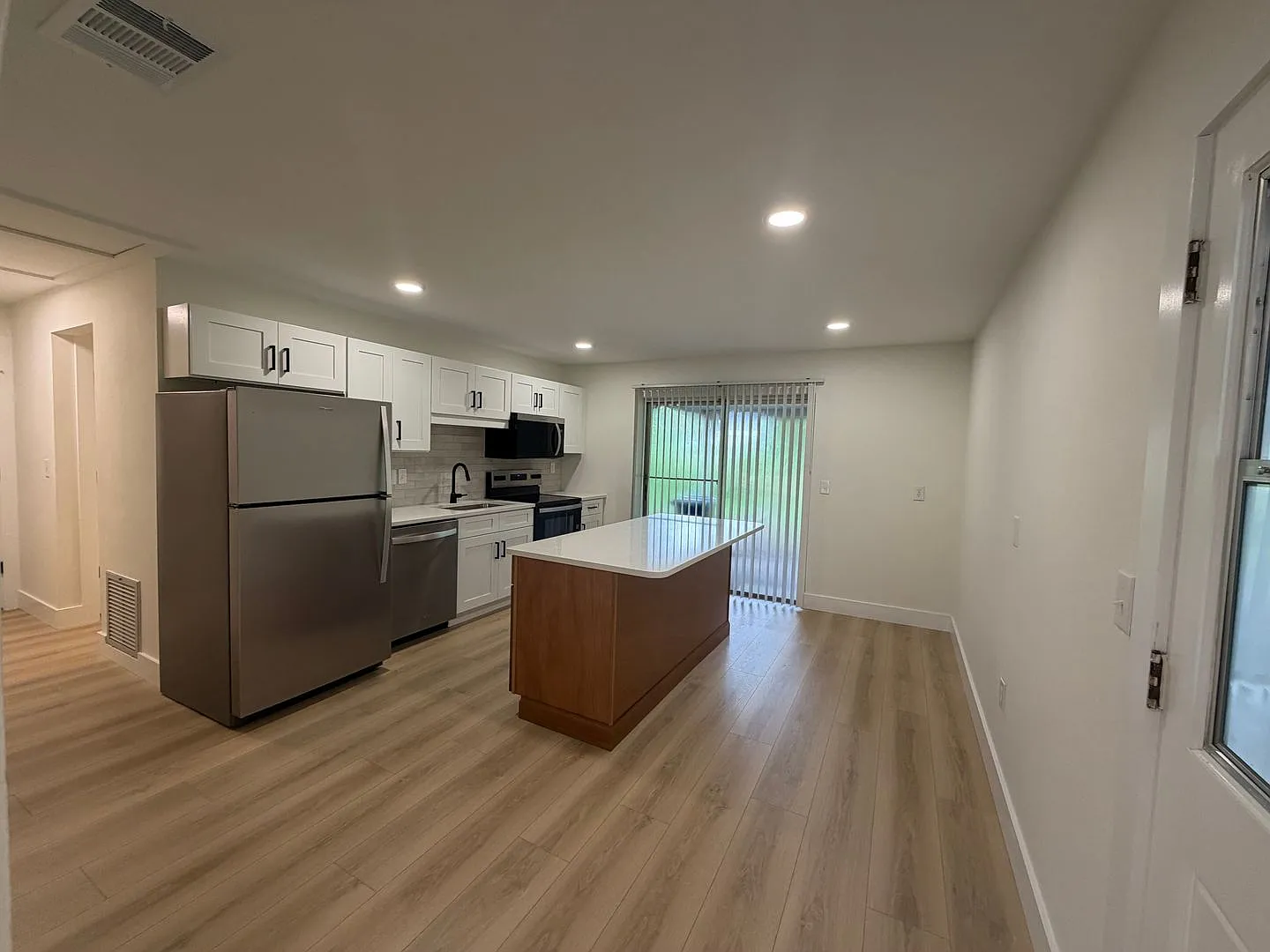 Newly Renovated 2 -Bedroom 1 Bath Home for rent in Lakeland, FL. — Photo 4