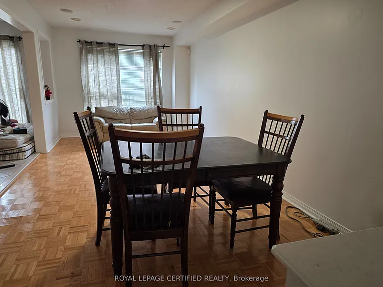 134 Kayla Cres — Photo 4