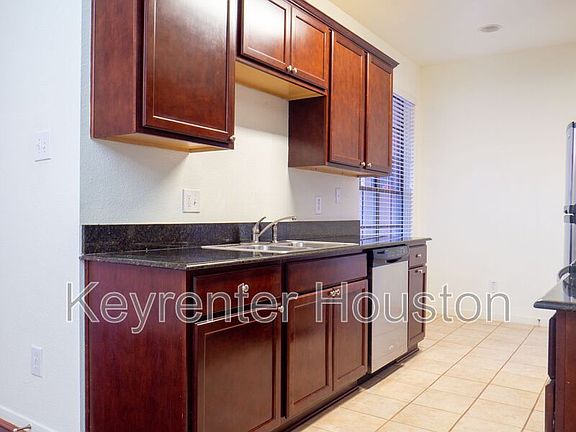 5th image of 2255 Braeswood Park Dr APT 180