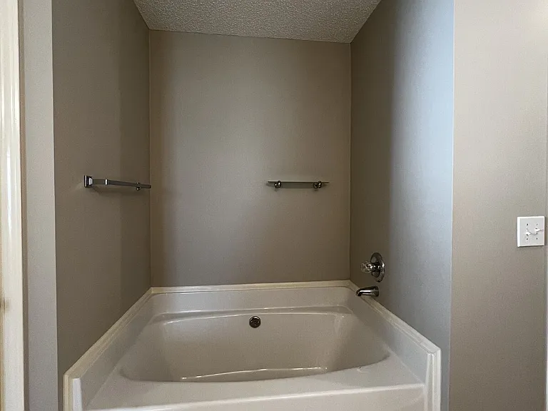 3427 Poplar Hl — Photo 37