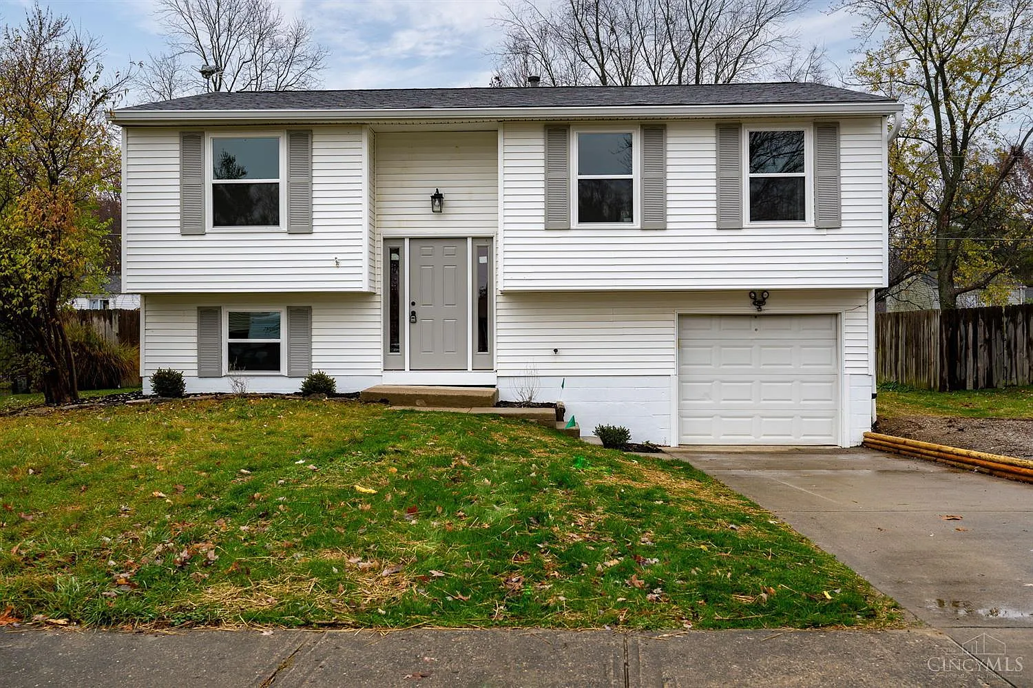5730 Linden Dr photo 1
