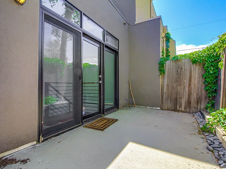 245 N Jackson St — Photo 22