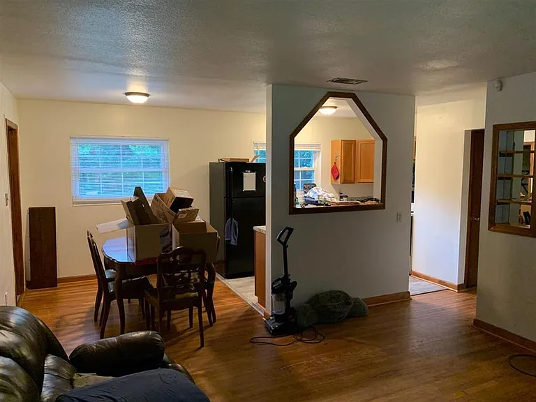 1805 Mayhew St — Photo 6