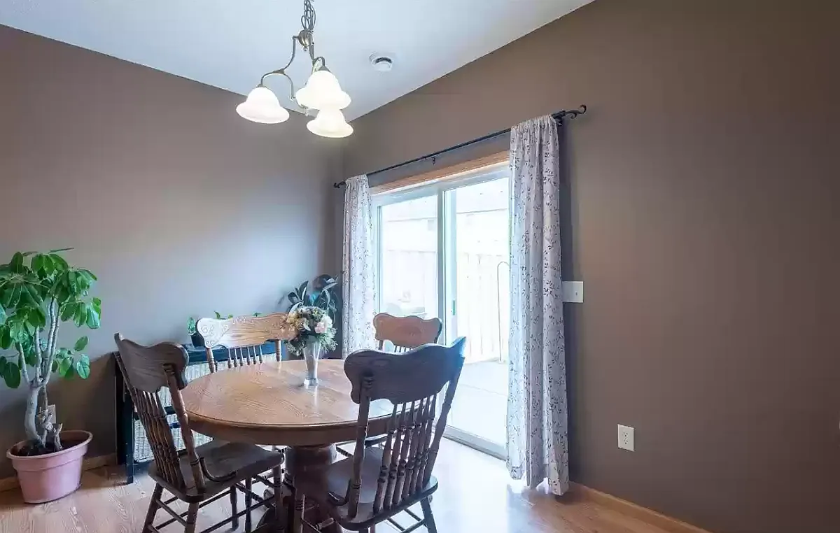 3 bed, 2.5 bath, 1826 sqft, $2,025 — Photo 4