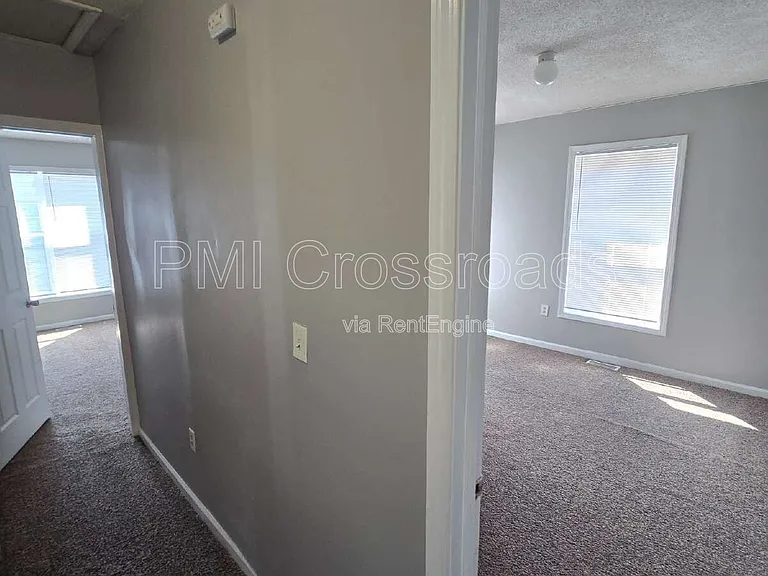 153 S Cypress Ave — Photo 40
