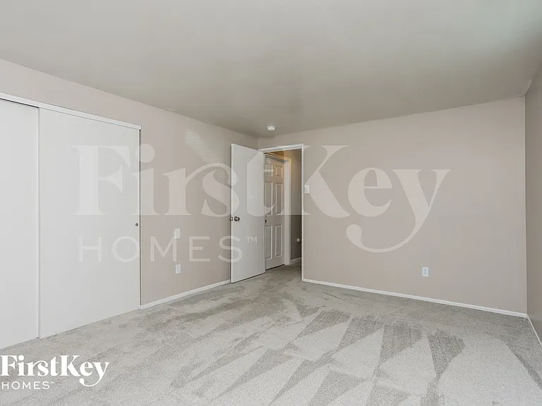 1331 Glenstone Dr — Photo 9