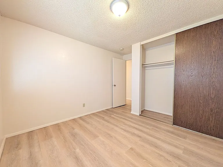 Chelsea Manor Apartments — Photo 40