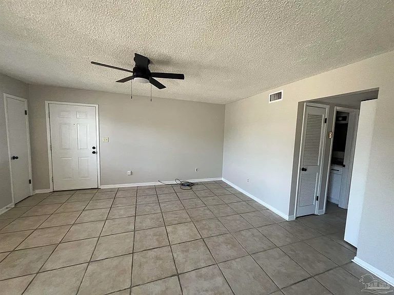 13528 Canal Dr — Photo 10