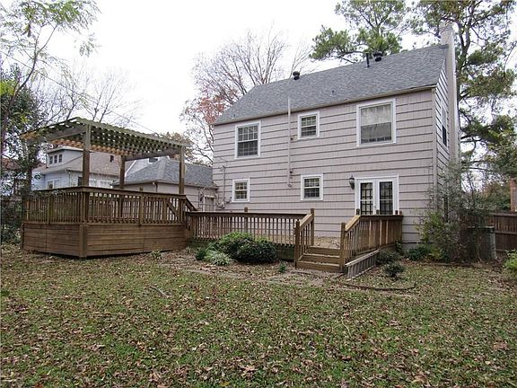 2nd image of 614 W Brockett St