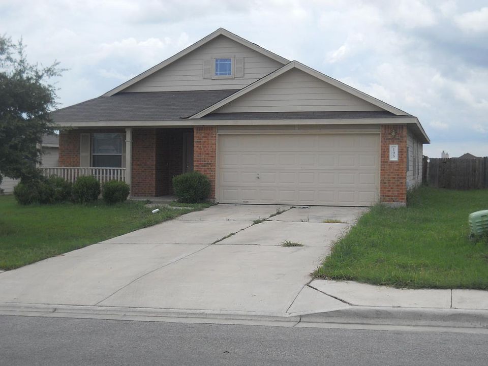 1st image of 195 Loon Lake Dr