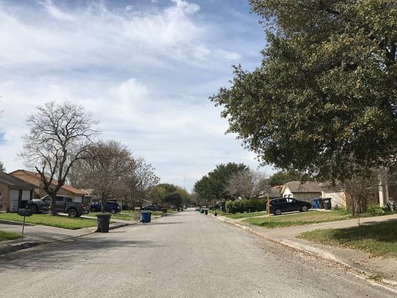 5th image of 9403 Brushy Point St