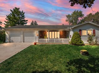 735 Maple Ln, Crown Point, IN 46307