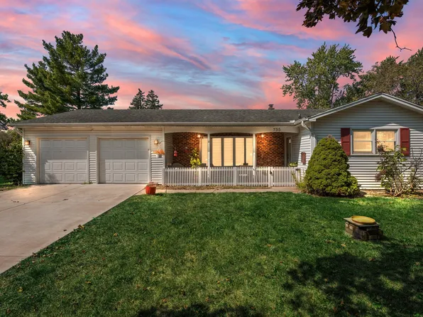 735 Maple Ln, Crown Point, IN 46307