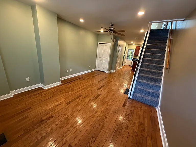 2437 S Darien St — Photo 16