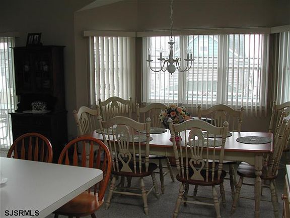 4th image of 4529 Asbury Ave