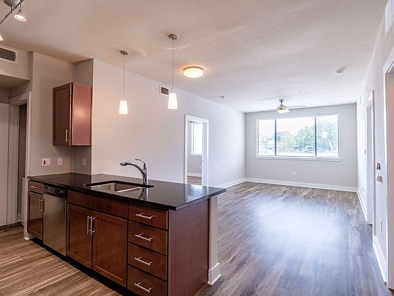 4th image of 3016 Guadalupe St APT 208
