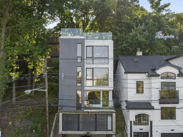1076 River Rd, Edgewater, NJ 07020