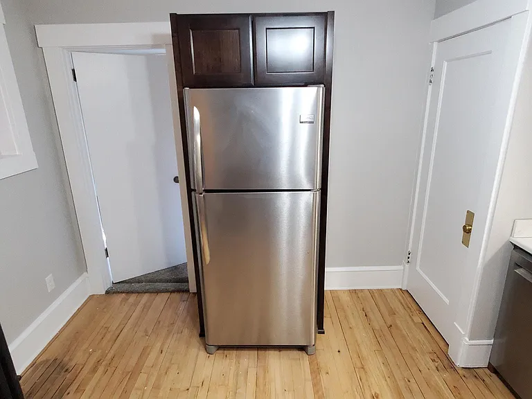 650 Cherry St SE #4 — Photo 8