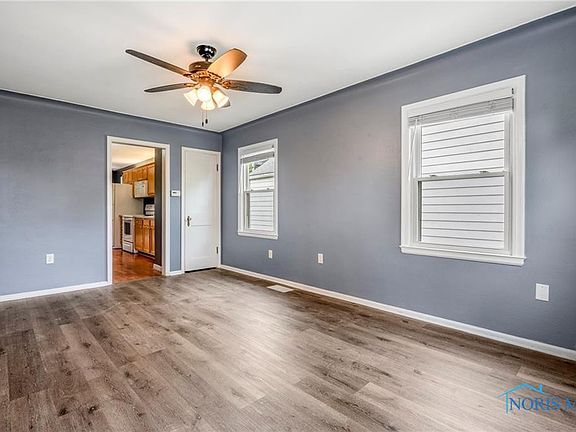 4th image of 5855 Adelaide Dr