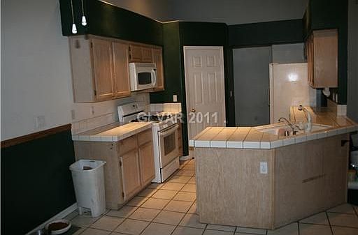 4th image of 8172 Grizzly Bear Way