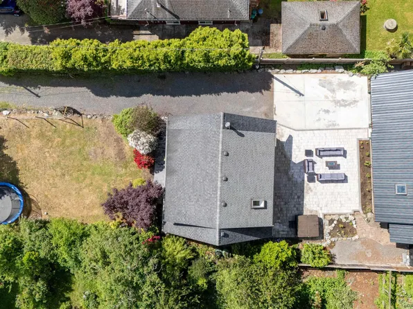 1320 Eagle Cliff Rd, Bowen Island, BC V0N 1G1