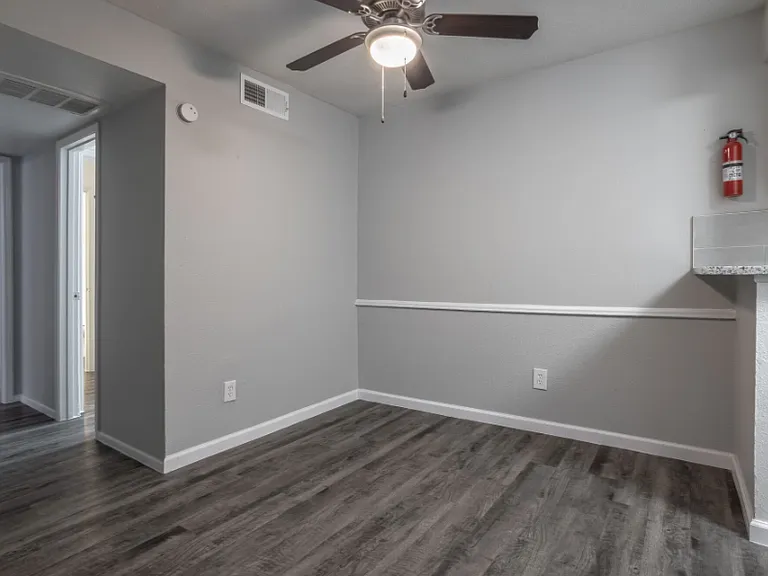 Northlake Manor Apartments — Photo 50