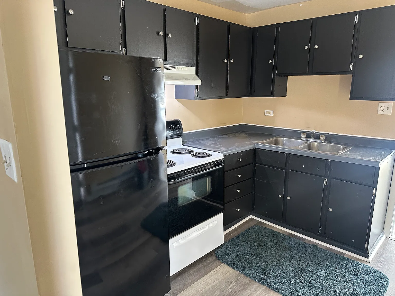 2 bed, $1,250 — Photo 1