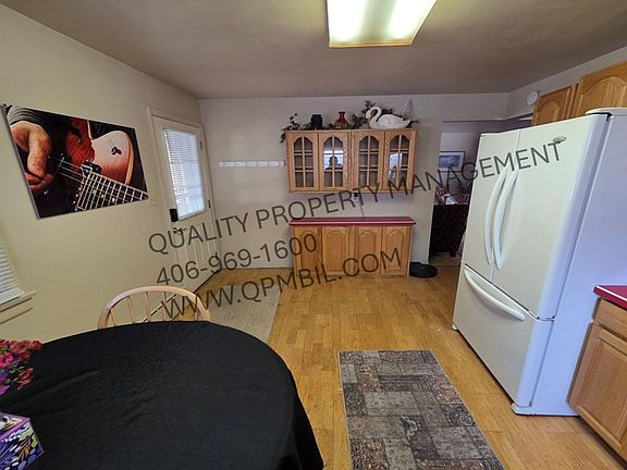 3rd image of 212 Grand Ave