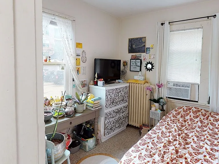 511 W Washington Ave — Photo 8
