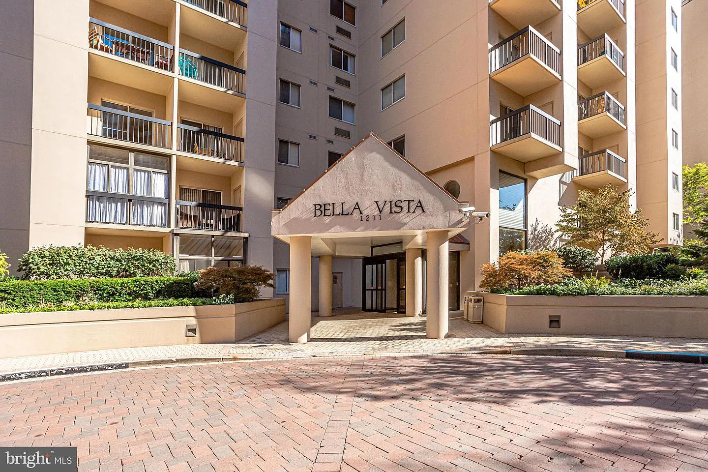 1 bed, 837 sqft, $2,750 — Photo 2
