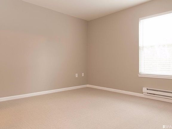 5th image of 2250 24th St Unit 322