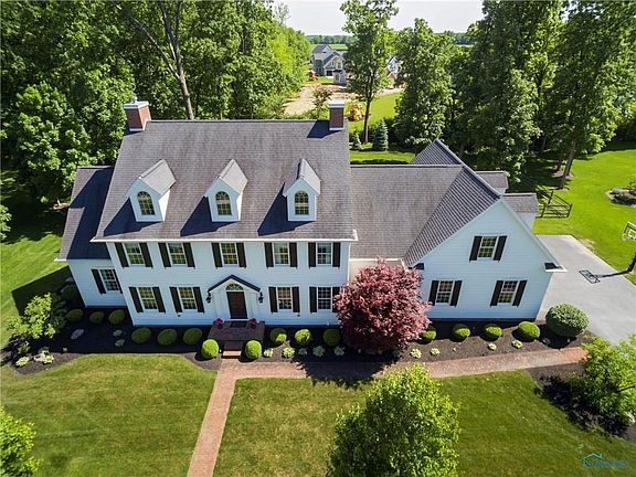 2nd image of 3214 Chapel Creek Dr