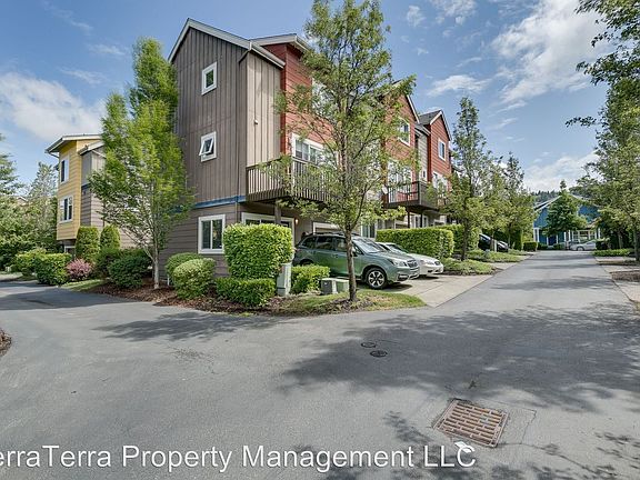 2nd image of 1731 25th Ave NE