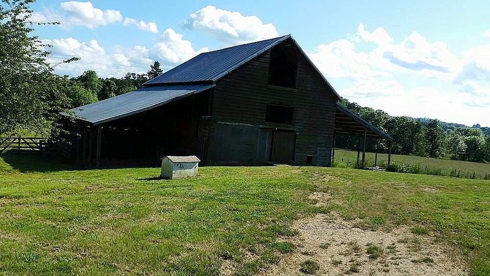 2nd image of 11440 Whiteaker Rd
