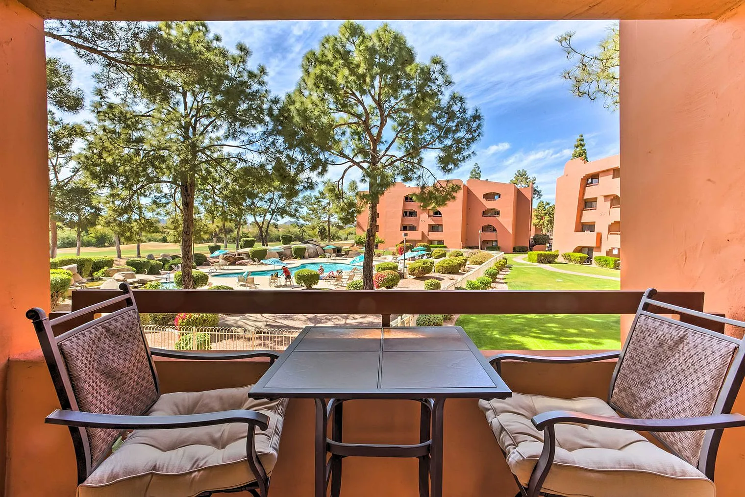 1 bed, 1.0 bath, 990 sqft, $1,999 — Photo 4