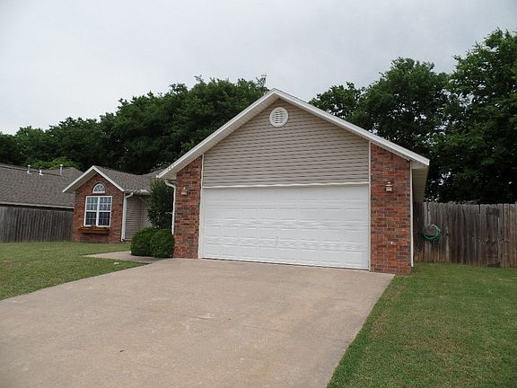 2nd image of 1203 Latisha Ln