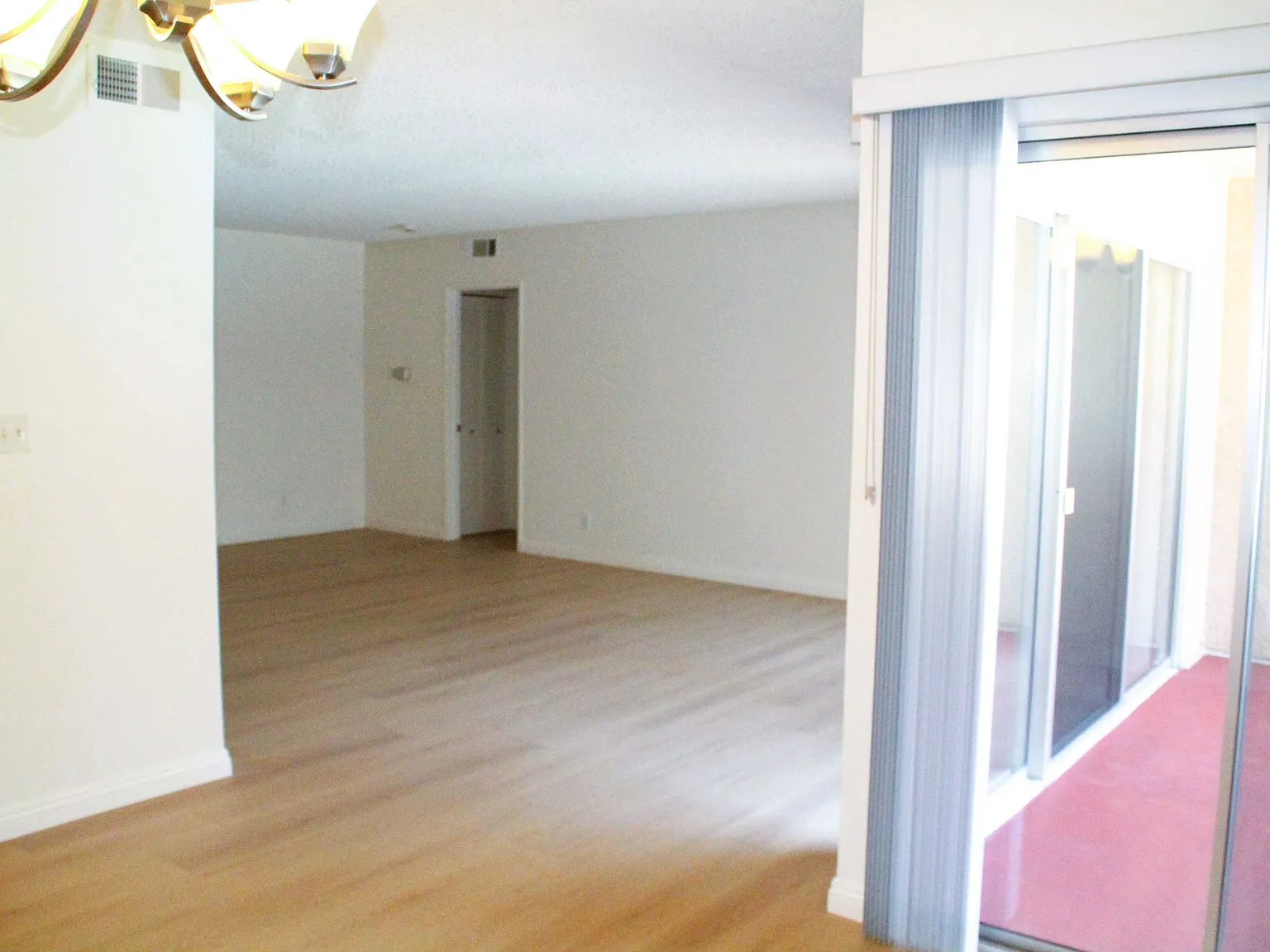 2 bed, 1240 sqft, $2,900 — Photo 4