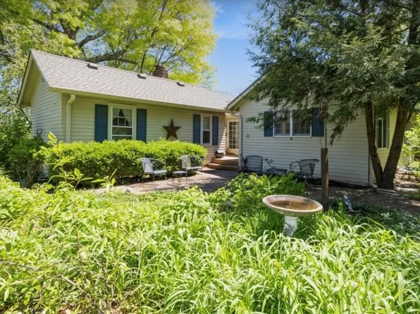 409 E Santa Fe Trl, Kansas City, MO 64145