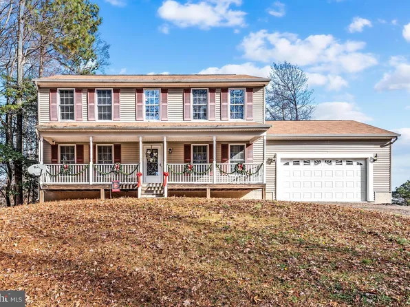 311 Bay Pointe Dr, Montross, VA 22520
