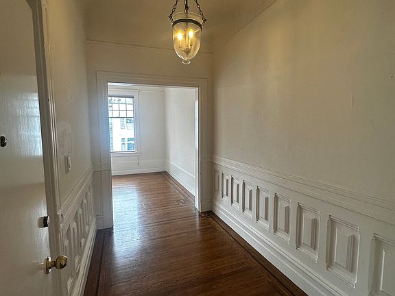 3rd image of 2835 Clay St APT 3