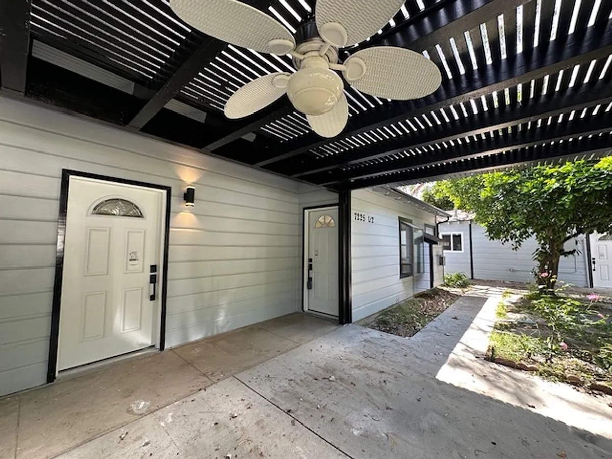Building Photo - 7225 1/2 Forbes Ave