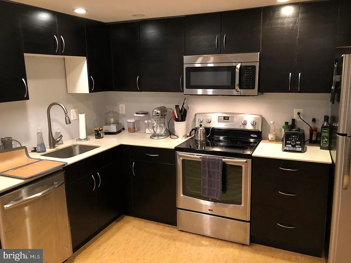 Building Photo - 2533 11th St NW #B