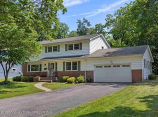 5 Santa Anna Dr, Poughkeepsie, NY 12603