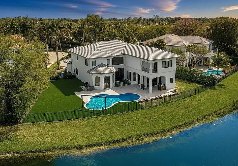 1st image of 17895 Cadena Dr