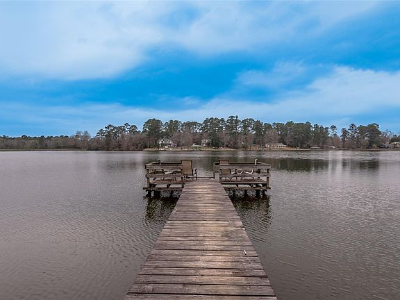 3rd image of 202 Sunset Lake Rd