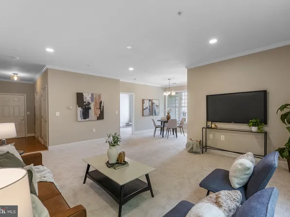 11924 Darnestown Rd APT 101, Gaithersburg, MD 20878