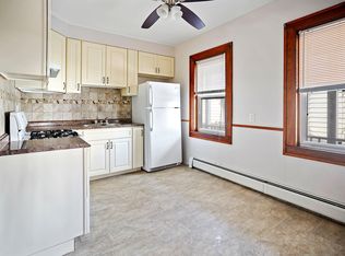 18 Roma St #1F, Bristol, RI 02809