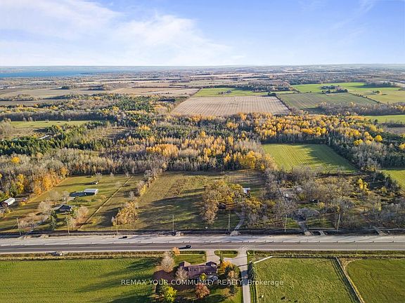 2nd image of 1703 Innisfil Beach Rd